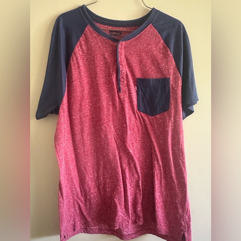 Levi’s mens Large t-shirt- casual wear